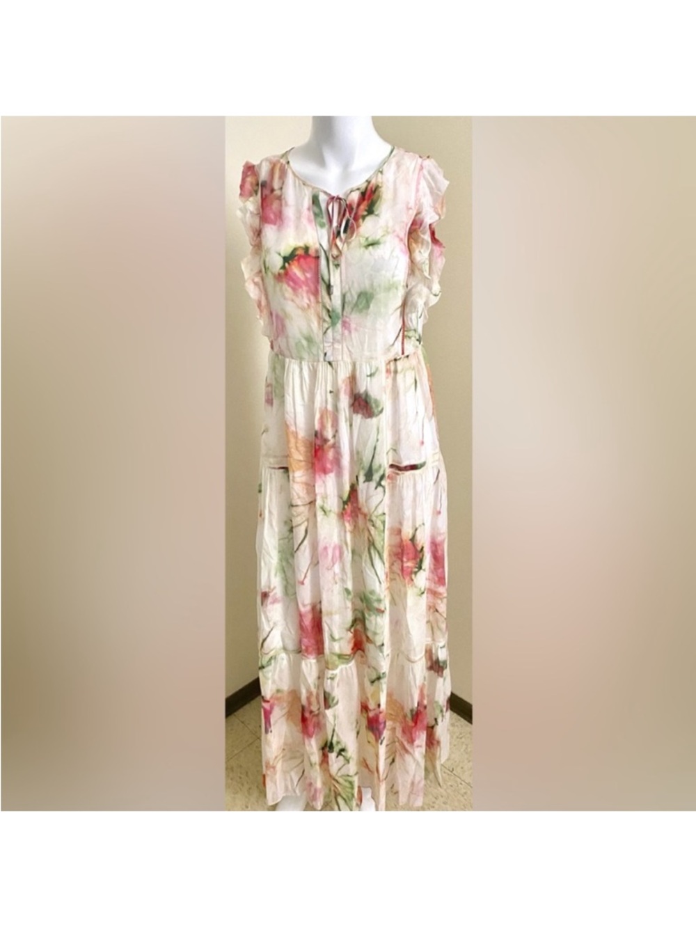 Authentic Boss vacation gorgeous vacation/summer floral dress. Boho style.